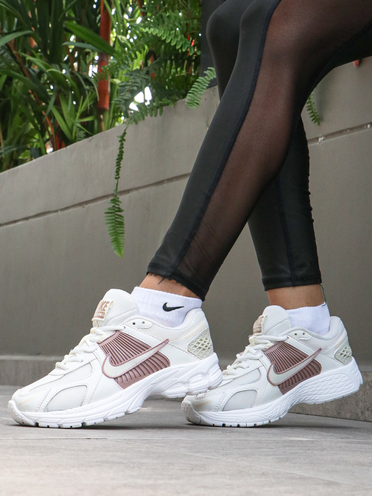 Y24 Nike Vomero | Mujer | Hombre