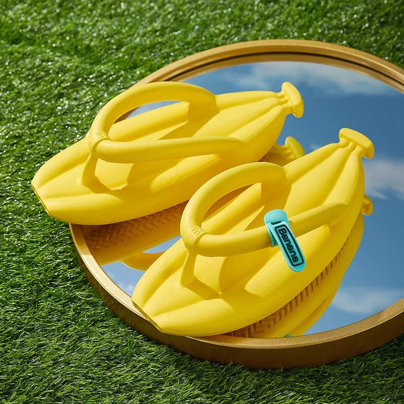 🟡 Chanclas con diseño de banano plátano para mujer y hombre, zapatillas novedosas de verano, sandalias antideslizantes con plataforma de suela gruesa, zapatos de baño y relajación
