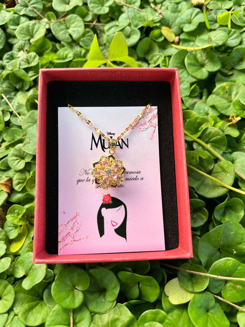 Collar Princesa Mulán Flor Caja Regalo ¡¡Lleva 2 con buen descuento!!