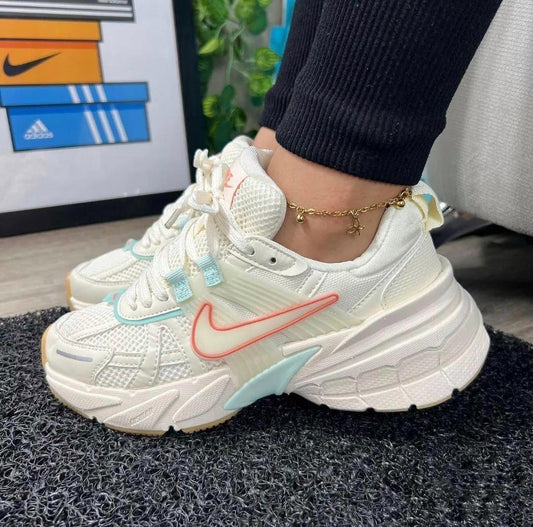 Nike V2k Run Blanco Naranja Dama