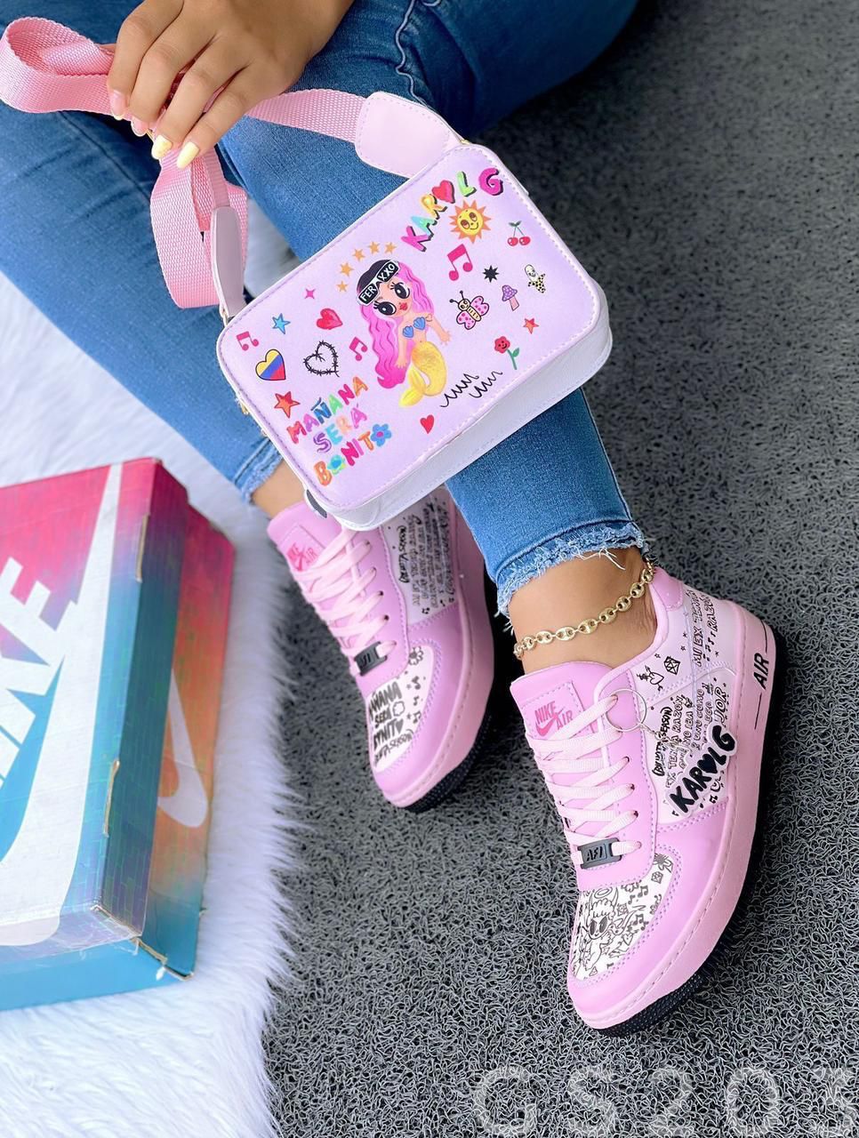 Tenis Karol G Rosado
