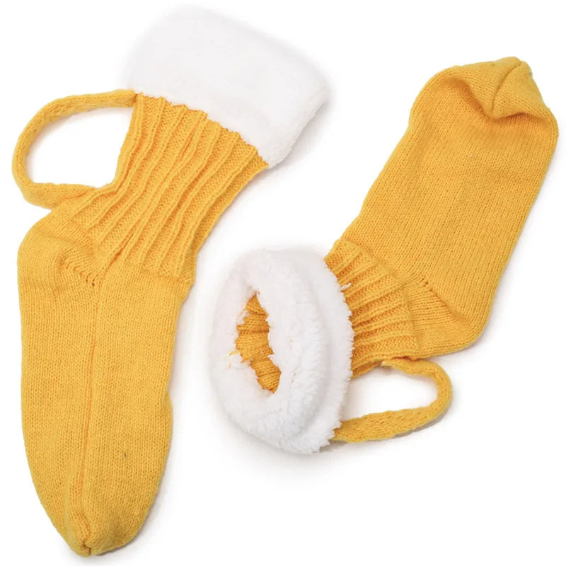 🟡 Calcetines de lana tejidos con forma de cerveza