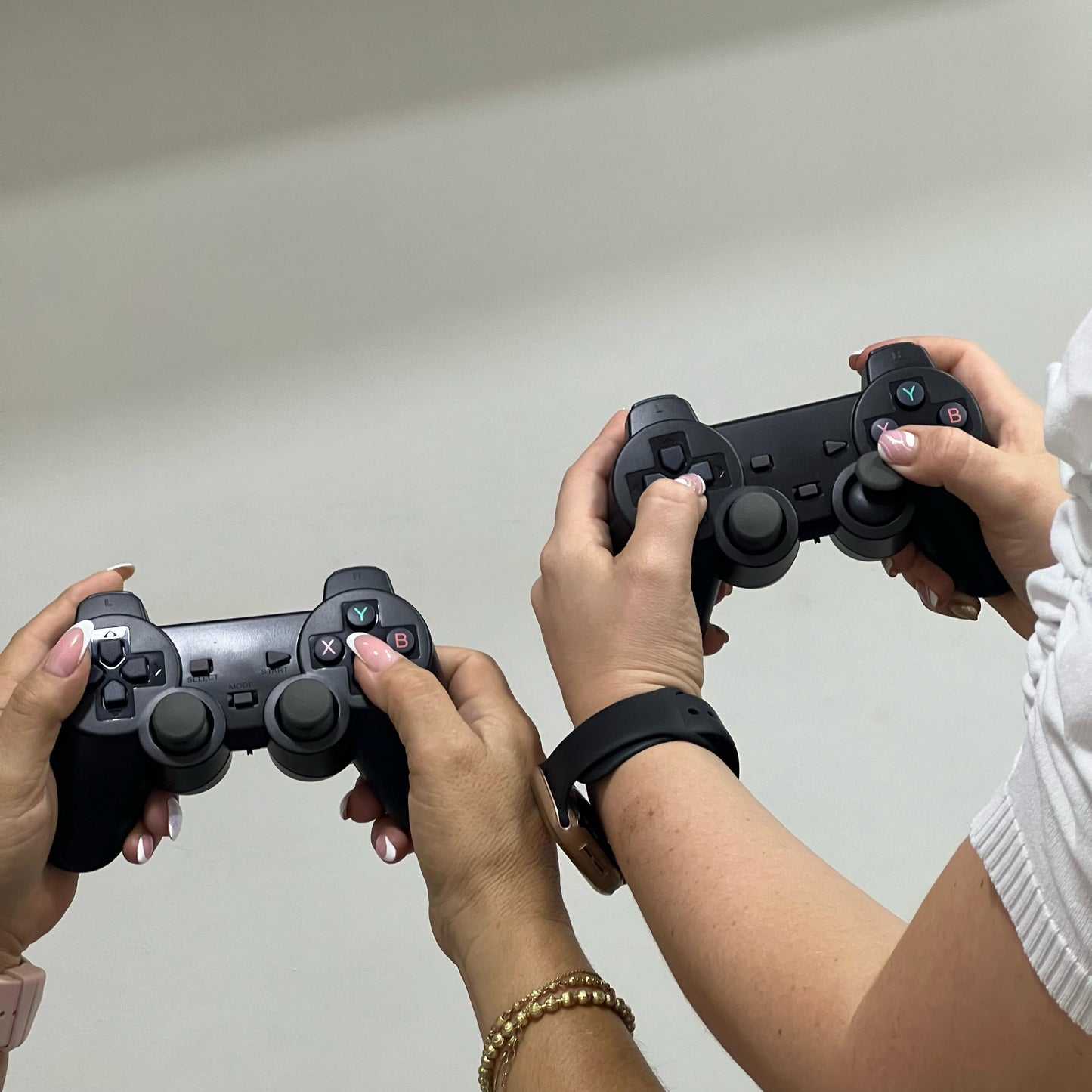 Game Tv Stick Pro + 10 mil juegos + 550 canales gratis entre mundiales y nacionales, incluidos win sport + liga colombiana