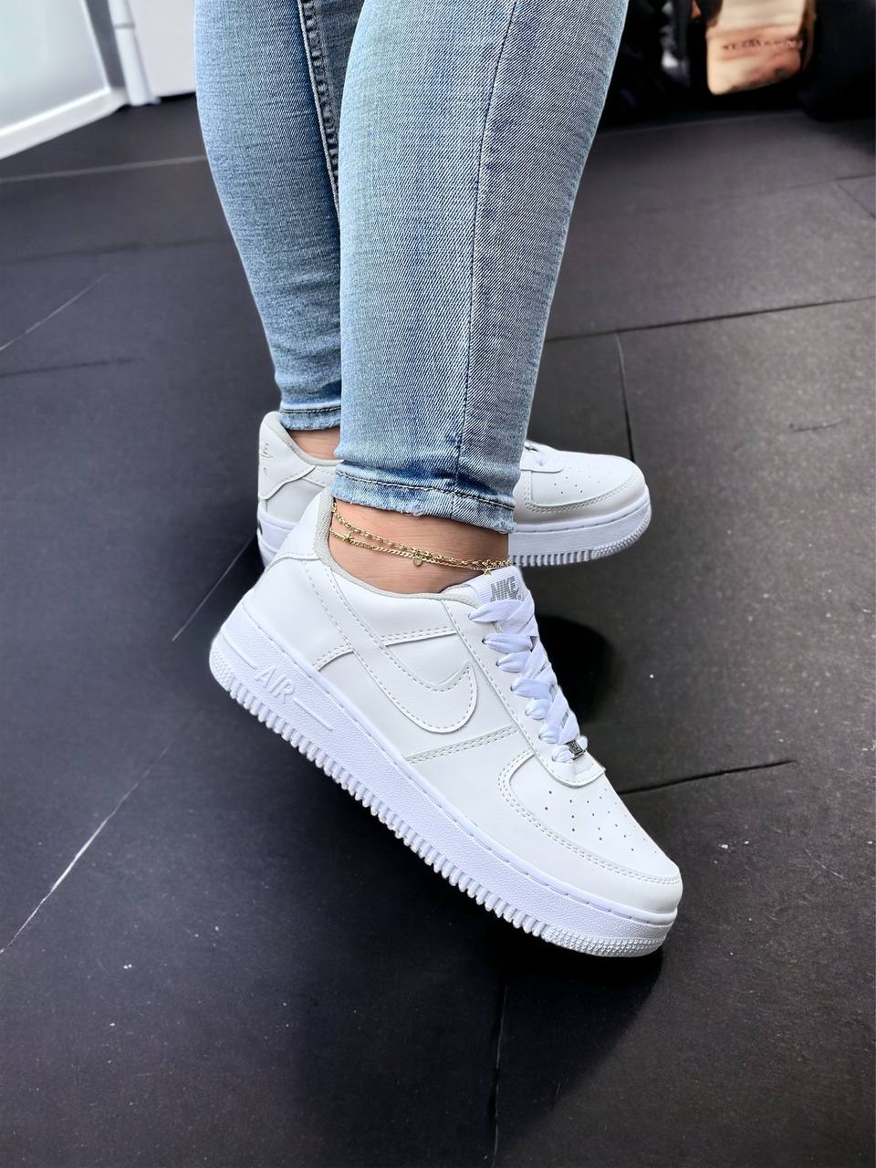 Tenis Air Force One | Nike | Blanco y Negro Unisex