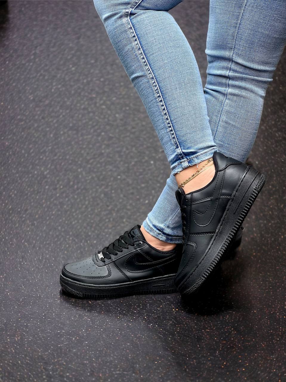 Tenis Air Force One | Nike | Blanco y Negro Unisex